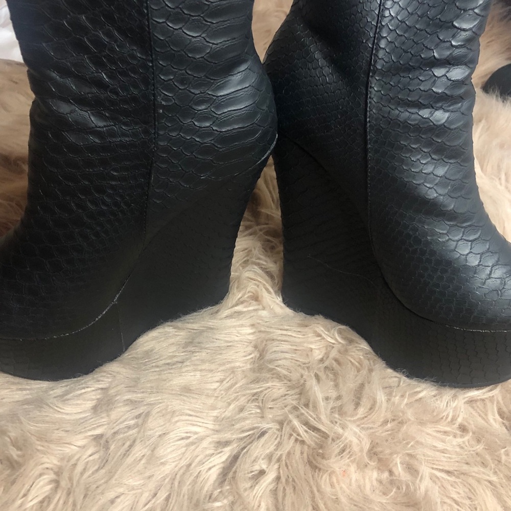 Bootie - Picture 4 of 4